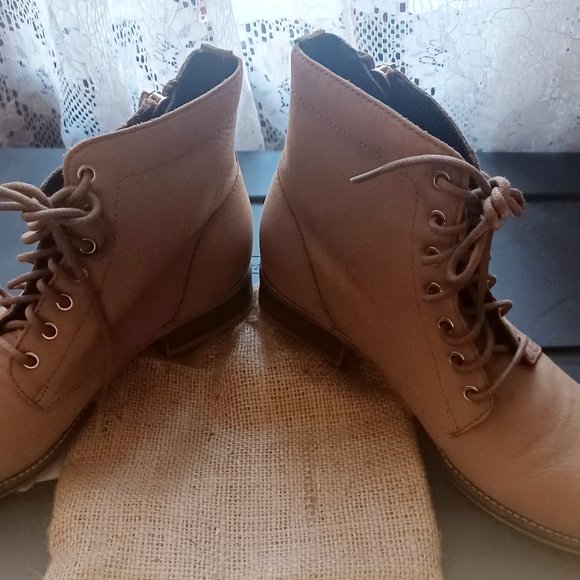 Boots - Picture 1 of 5